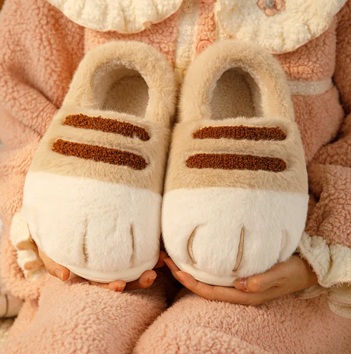 KITTY PAWS™ - Cat Paw Slippers